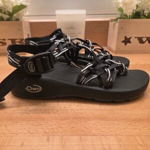 Chaco Sandals ZX3 Classic Scatter Black/White Arch Support Women Sz 7 Strappy